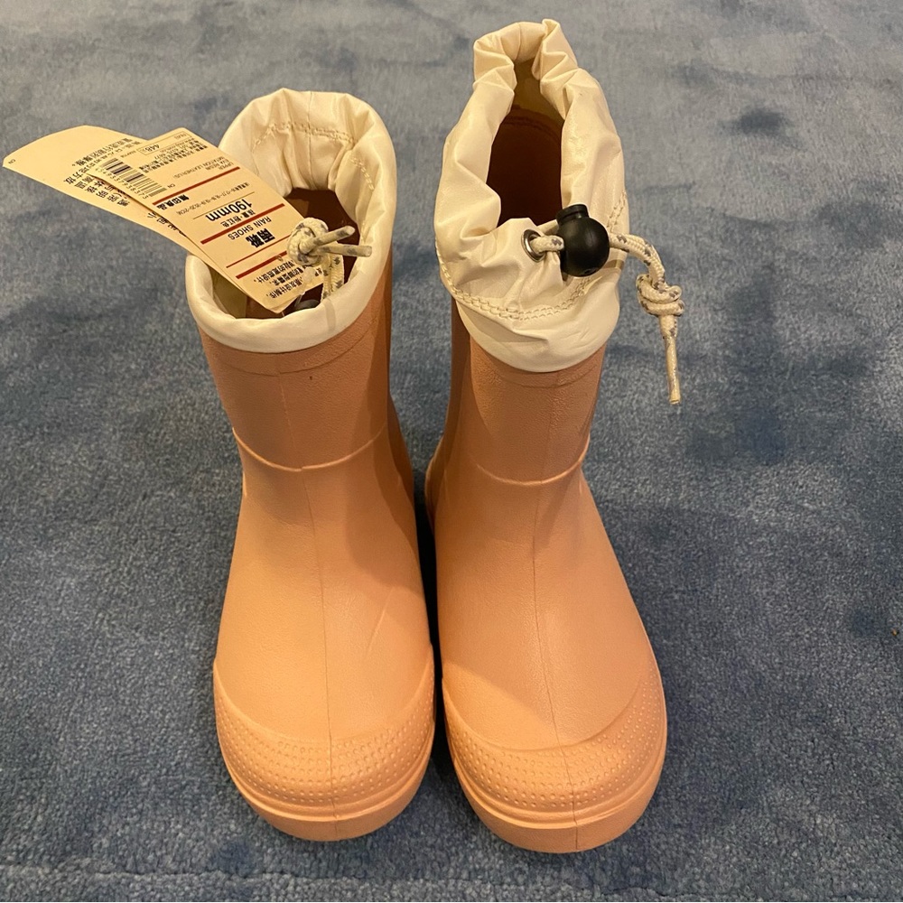 Child’s rain boots